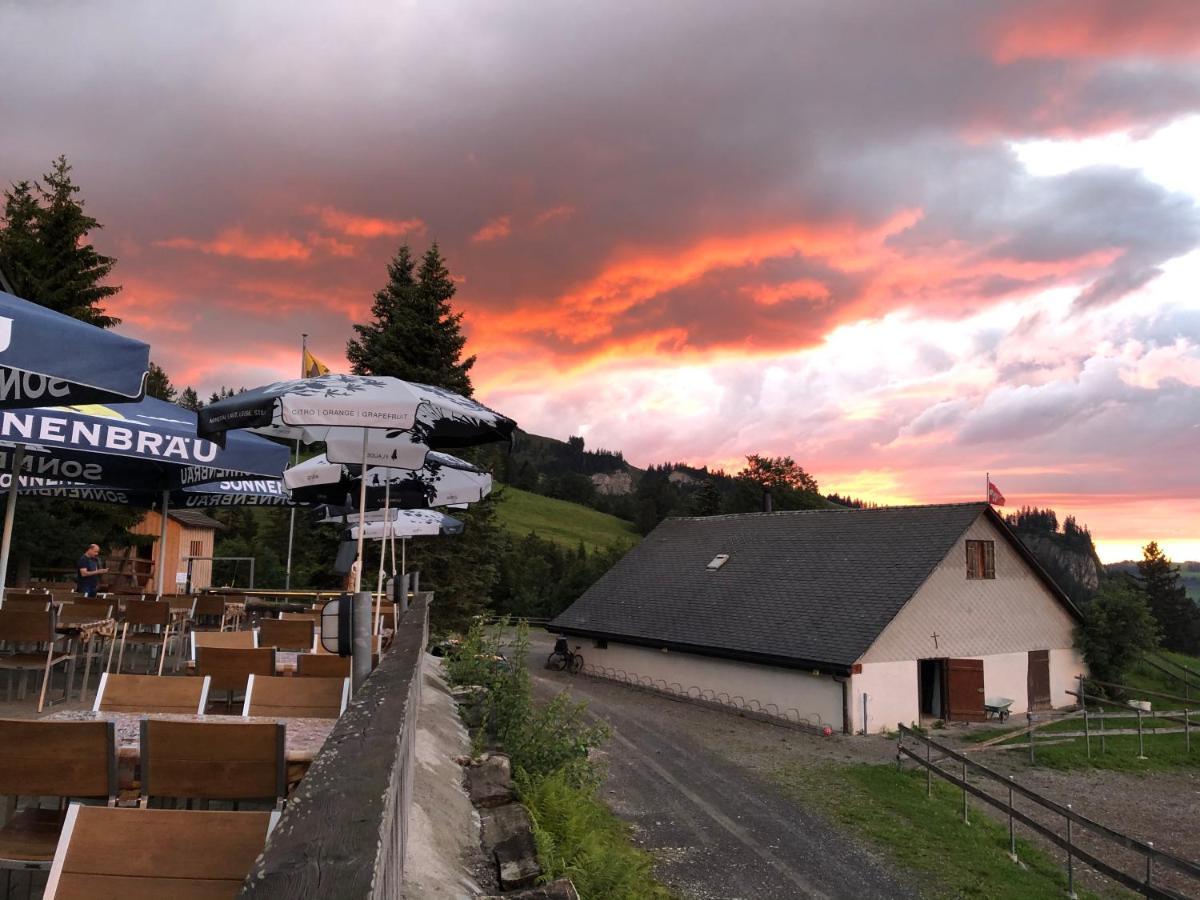 ホテルMontlinger Schwamm Oberriet エクステリア 写真